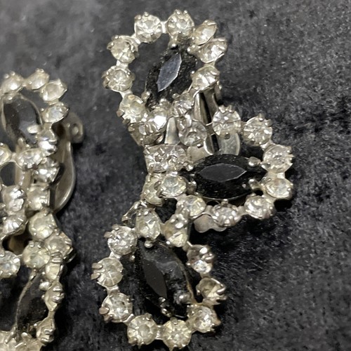 Orecchini Vintage Rari Non Firmati BIANCHI Strass Tono Argento Clip On - Foto 2 di 5