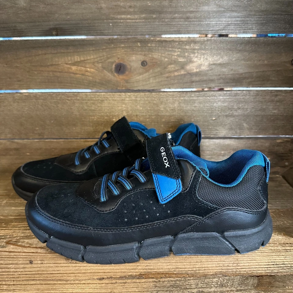 New NWOB Big Kids Geox Flexy Black Suede Low Top Sneakers Shoes Size 5.5 Y - Image 2 of 4