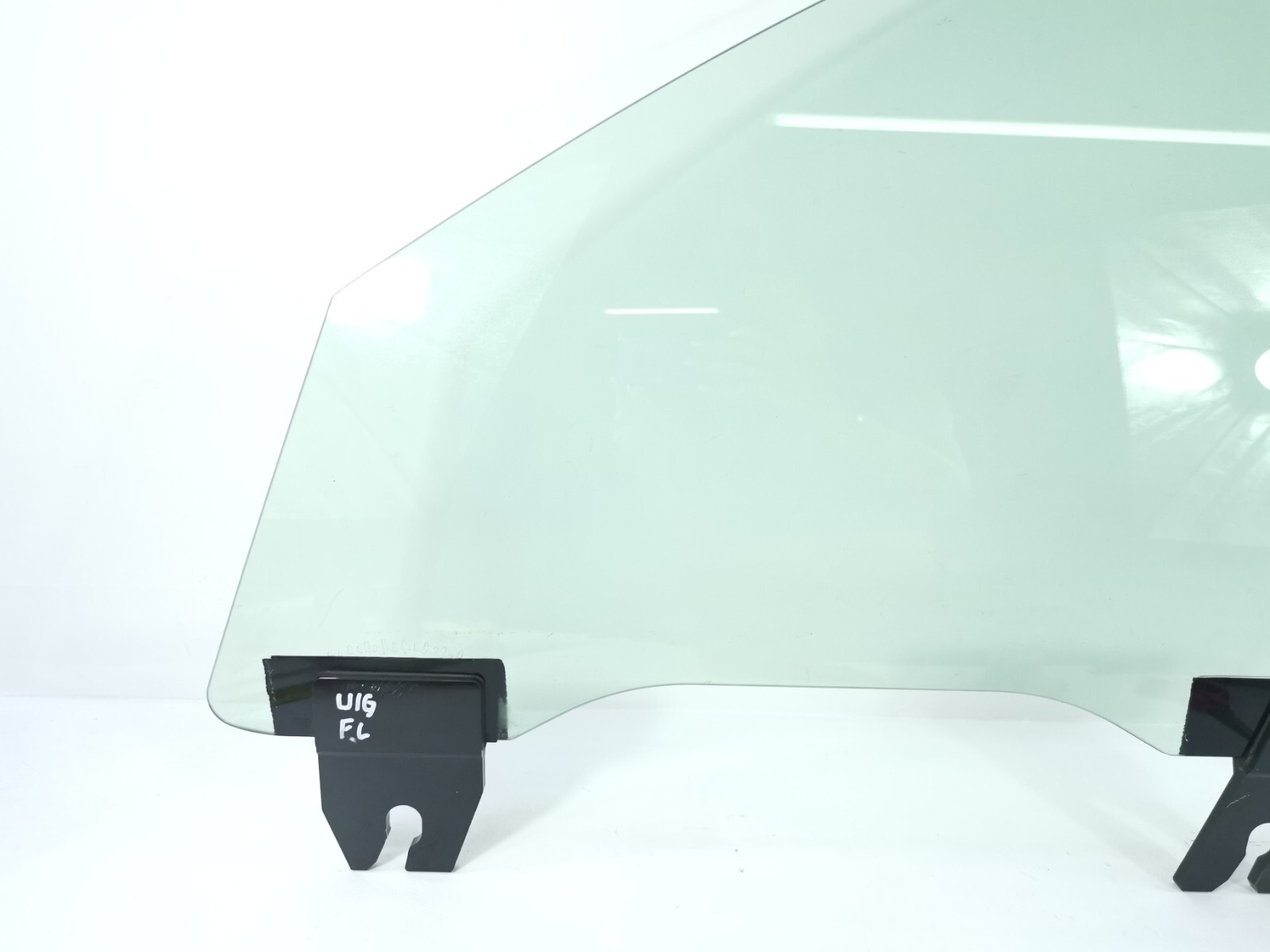 MASERATI Levante 3.0L 2019  FRONT LEFT SIDE DOOR WINDOW GLASS 670032192 OEM