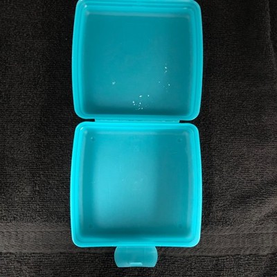 Tupperware Sandwich Keeper 5'' Square Clamshell Hinged Container 3752D Teal Blue