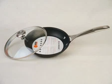 Le Creuset Toughened Non-stick PRO Fry Pan with Glass Lid, 8 Inch