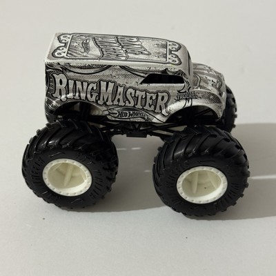 Hot Wheels Monster Jam White Ring Master Monster Truck 1:64