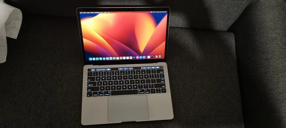 Apple MacBook Pro 13" 2017 · i7 · 16GB · 500GB, photo 1 sur 5
