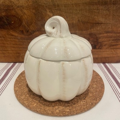  Sur La Table Cream-Colored Ceramic Pumpkin Soup Bowl w/Lid Candy Dish 