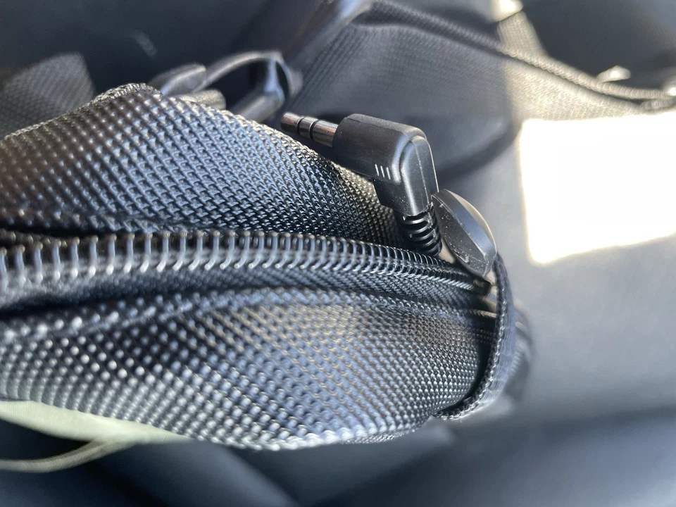 Case Logic 10 Inch Ipad  Tablet Attache With Pocket - Image 4 of 4