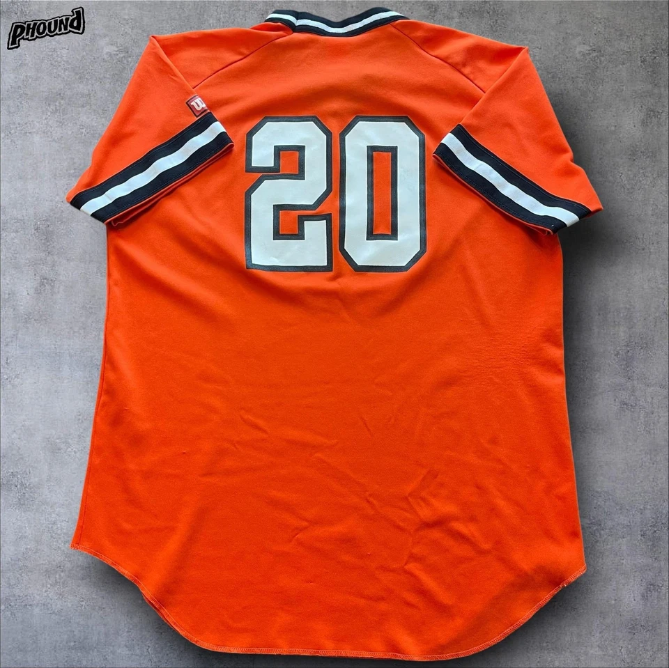 Camiseta deportiva vintage de los Falcons para hombre XL naranja Wilson hecha en EE. UU. cuello en V béisbol años 20 90 Foto 2 de 4