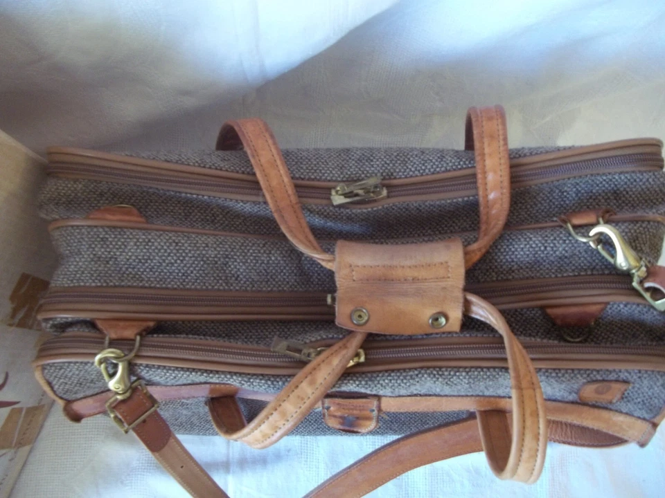 Vtg HARTMANN Leather & TWEED Weekender Bag Luggage Carry On 20" W/Shoulder Strap - Image 3 of 4