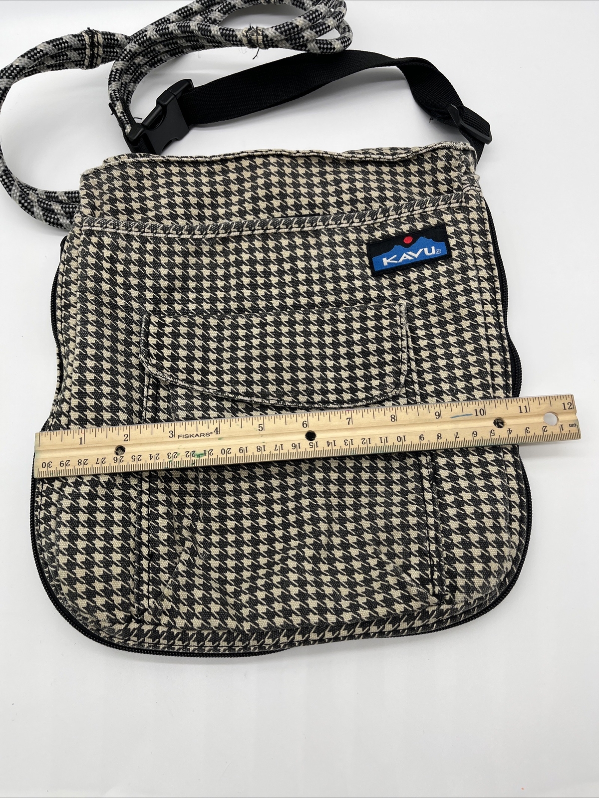 Kavu Crossbody Bag Women&rsquo;s Houndstooth Rope Strap Zip Around Purse