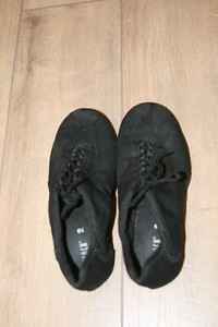 Bloch black fabric dance shoes size 6 1/2 GUC