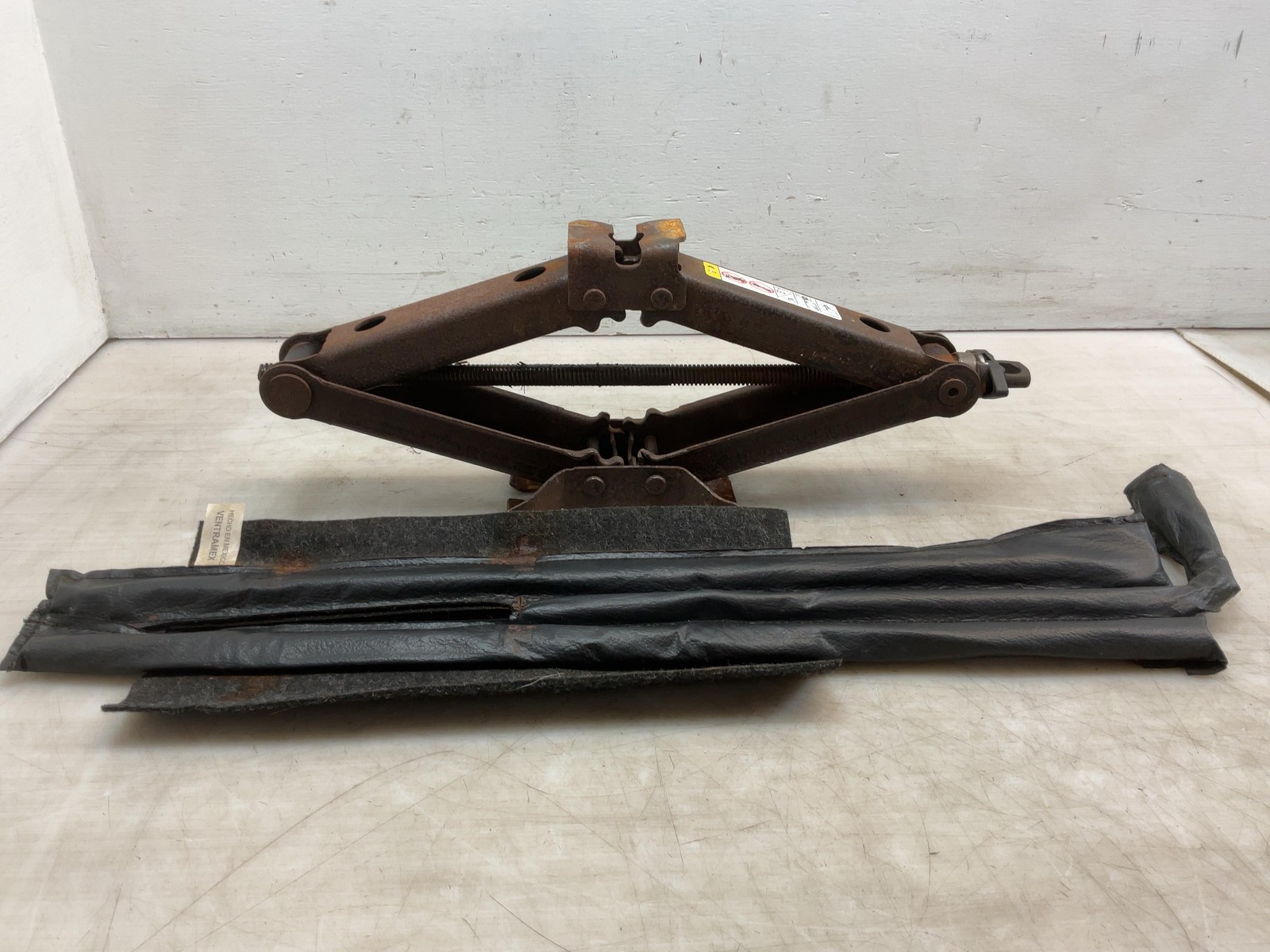 Jeep JK Wrangler OEM Rear Spare Tire Jack with Tools Assembly 2007-2017 060477