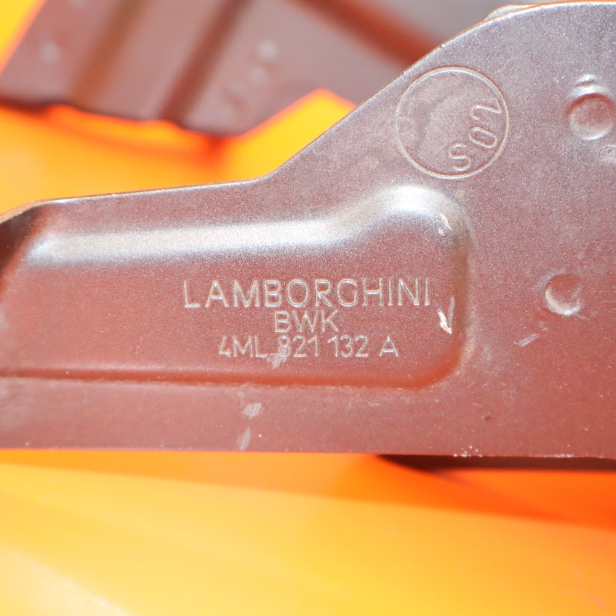 LAMBORGHINI URUS FRONT WING SUPPORT BRACKET RIGHT 2019-2021 2022 2023 4ML821132A