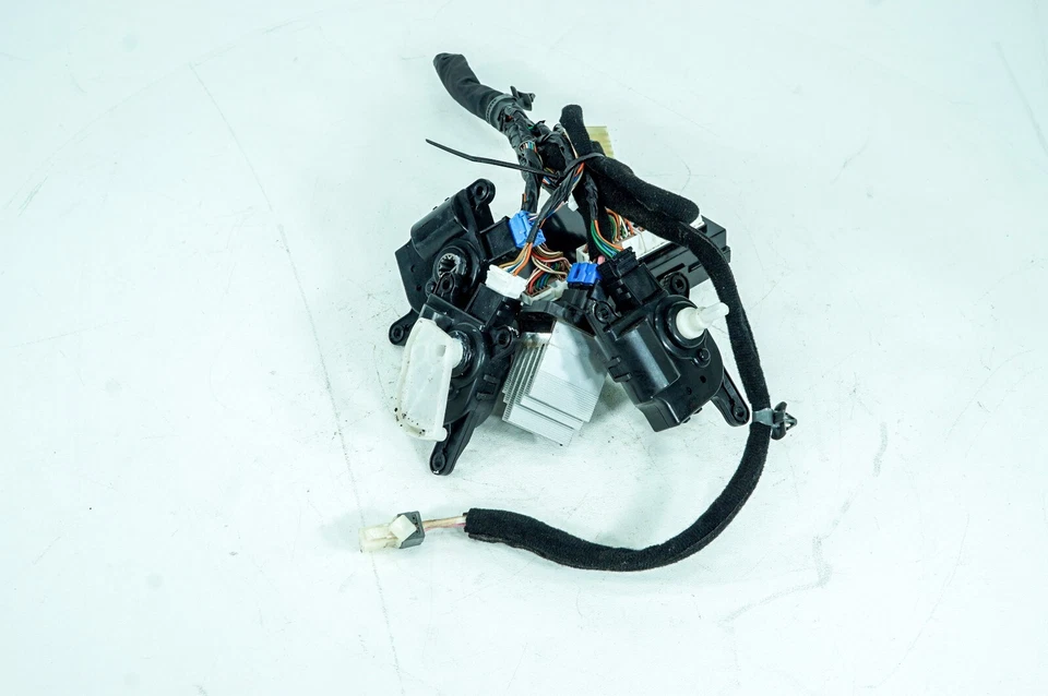 09-14 Hyundai Genesis OEM Heater AC Duct Blender Actuator Motor 5098 - Image 3 of 4