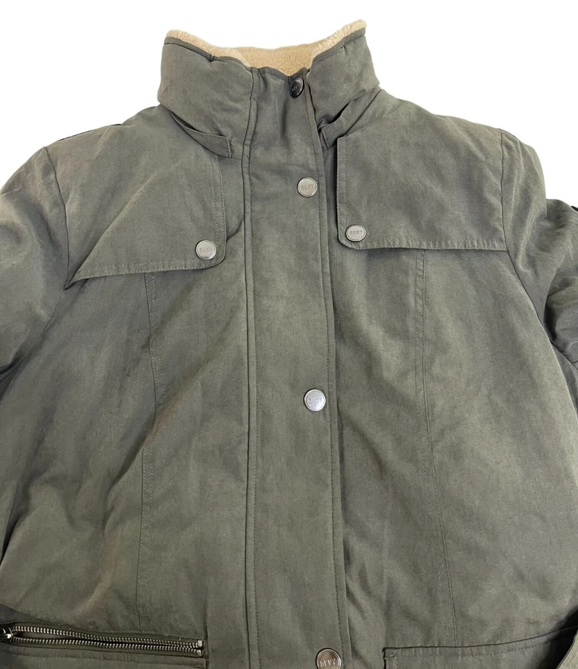 Abrigo Chaqueta Parka DKNY Acrílico con Cinturón Para Mujer Talla L Verde Oliva Imitación Piel Forrada Foto 2 de 4
