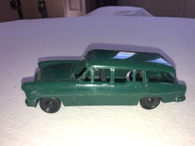 Simca Marly break CLE France 1/32 plastique - Photo 1/4