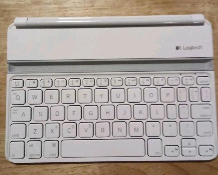 Logitech Ultrathin Keyboard Cover Mini for iPad mini - White - Image 3 of 3