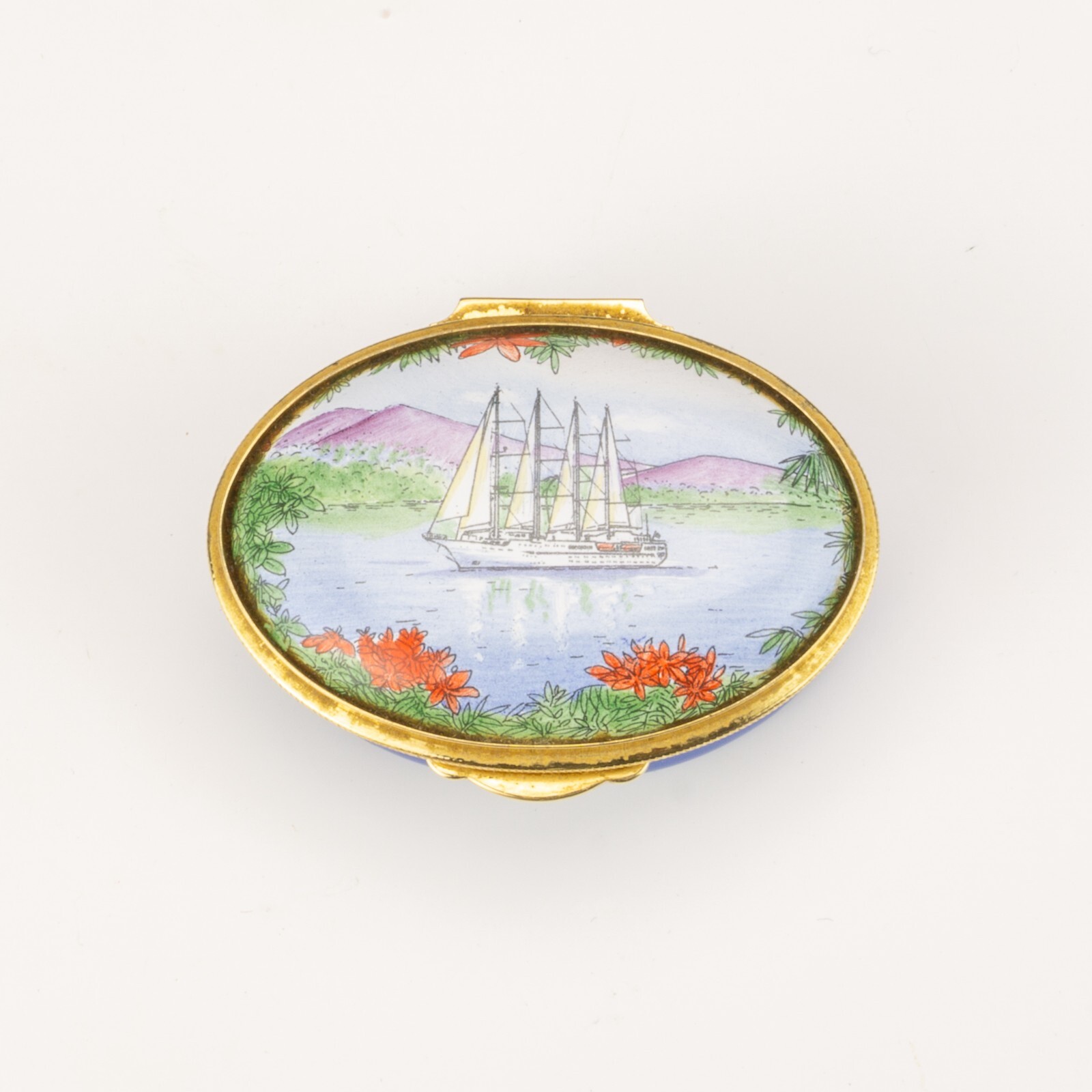 Staffordshire Enamels - Bilston & Battersea - Antigua 1990 Pill Box