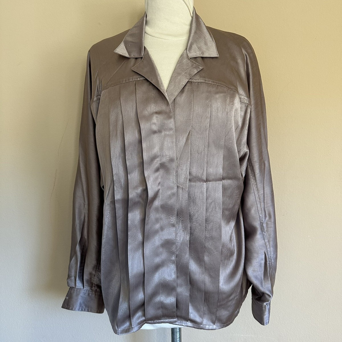 CHAUS Gray Silver Shiny Blouse Top Shirt Women's Size Polyester Pleated