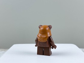 LEGO Star Wars WICKET EWOK Minifigure 8038 NEW 2009 Reddish Brown Endor Ep 6 5 4