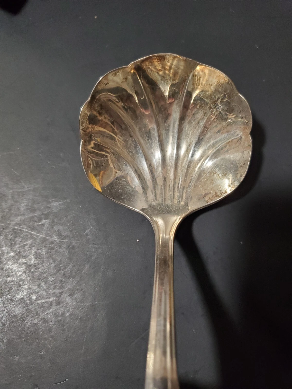 Vintage Wm Rogers R.C.CO. Silverplate Gravy Serving Ladle "Shell" pattern