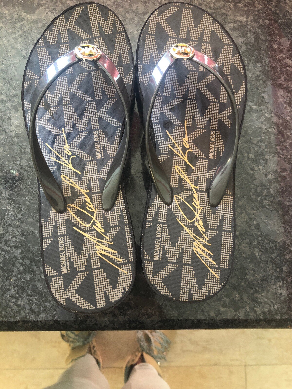 michael kors flip flops womens brown