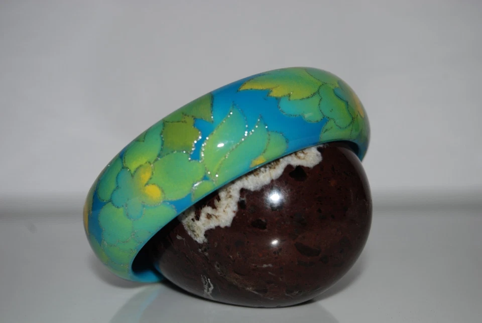 BRAZALETE BRAZALETE GRANDE AZUL Y MULTICOLOR ESTAMPADO DE FLORES ACRÍLICO DECLARACIÓN Foto 4 de 4