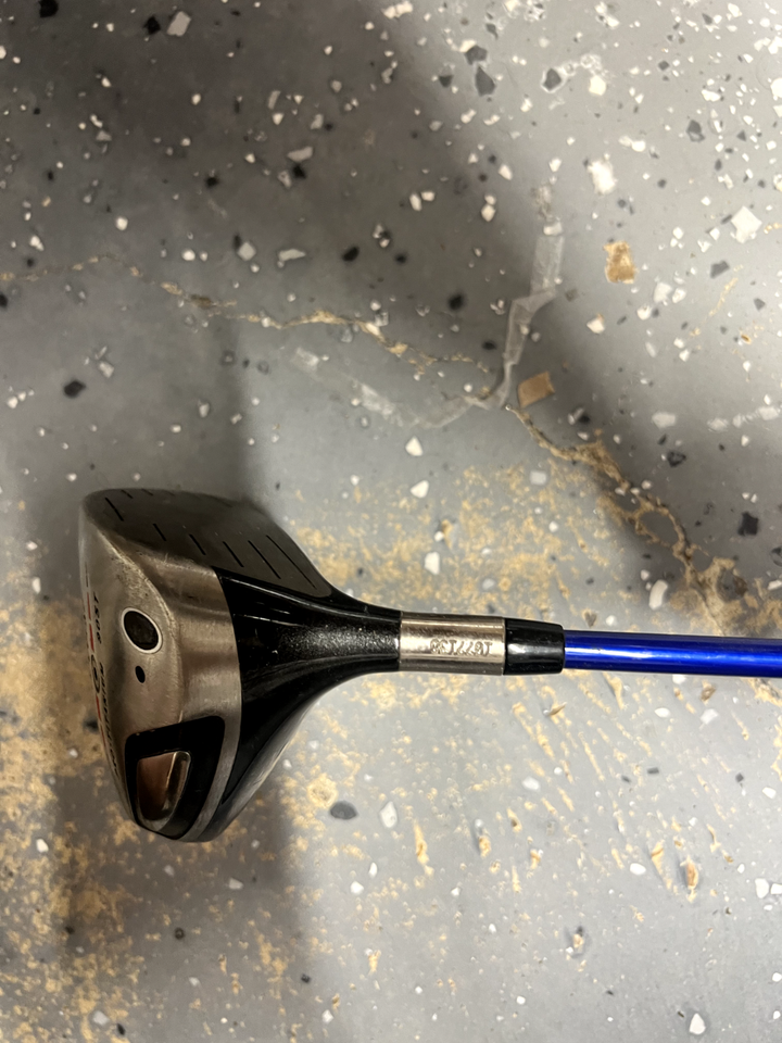 Titleist 905T 10.5° Driver YS6+ Graphite Design Shaft Stiff Flex Mens