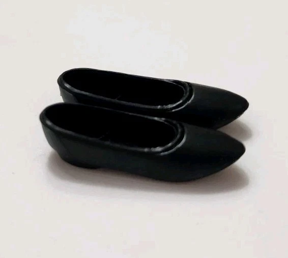 ZAPATOS MUÑECA BARBIE FLATS NEGROS SIMPLES LISOS AÑOS 90 HECHOS EN MALASIA ESTILO MODA Foto 2 de 2