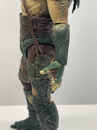 RARE NECA TRACKER PREDATOR 7" BROKEN TUSKS GOOD CONDITION - Picture 7 of 16