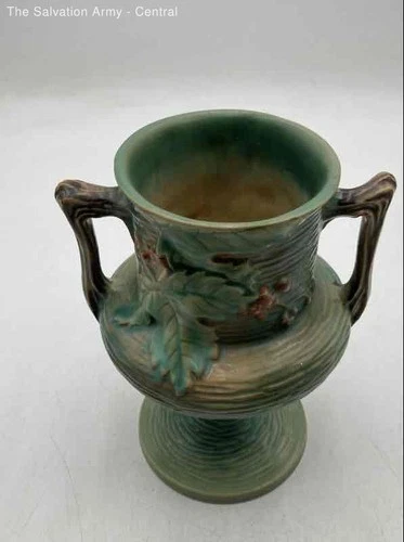 Roseville 157-8 Green Ceramic Leaf Bushberry Art Pottery Double Handle Vase