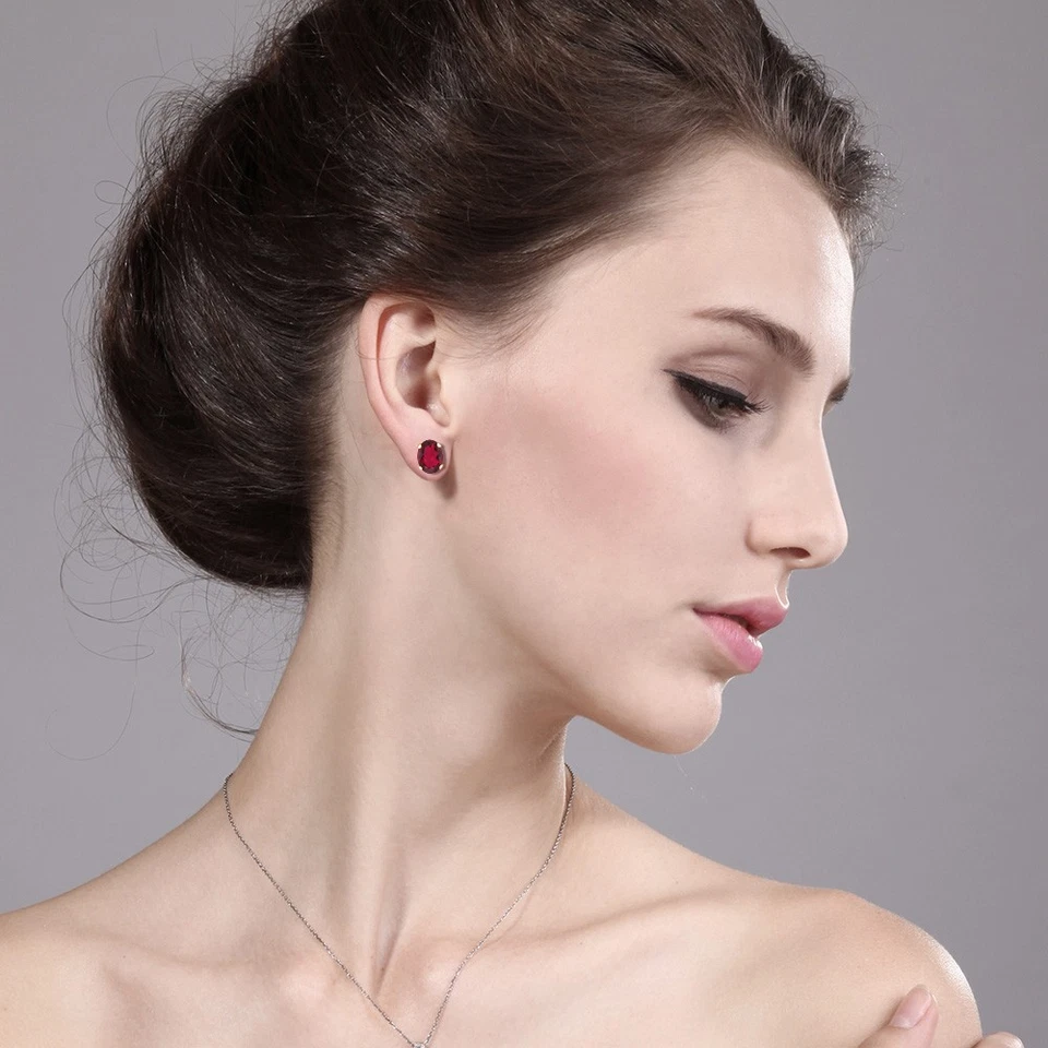 Aretes de plata enchapados en oro rosa de 18 quilates con topacio místico rojo de 2,60 quilates 8x6 mm Foto 2 de 3