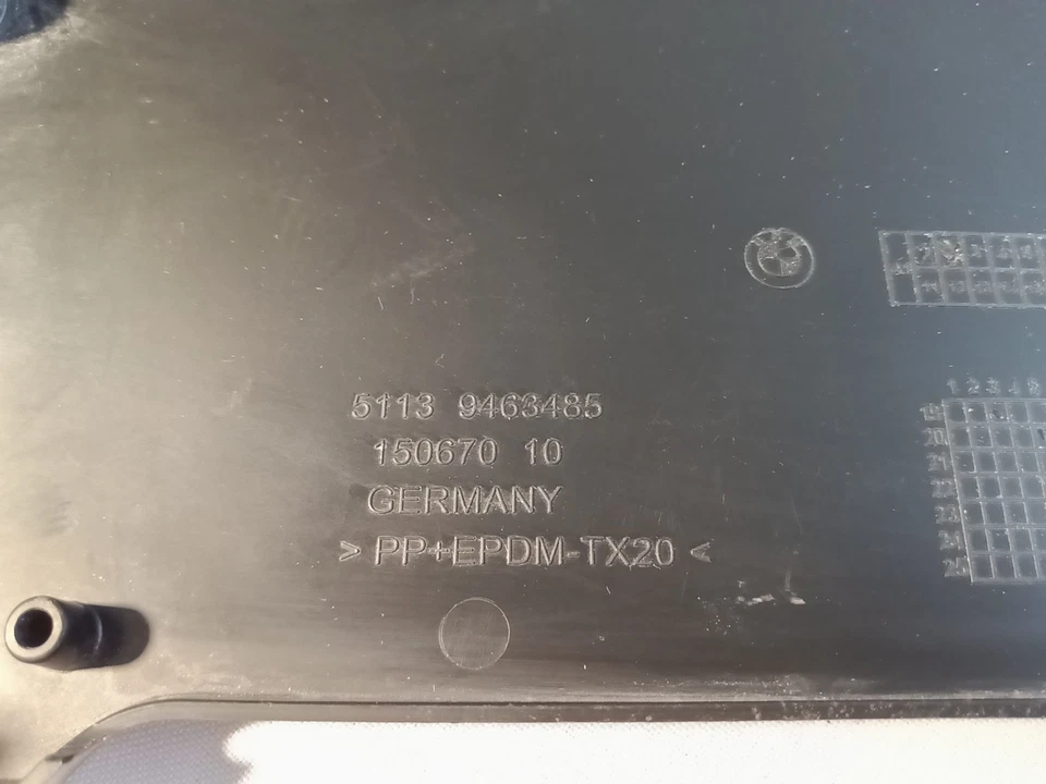 BMW 530e 2019 Front Bumper Center License Plate Bracket Holder 51139463485 OEM - Image 3 of 3