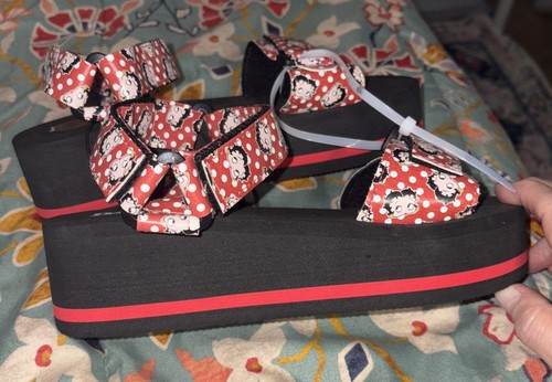 Betty Boop taglia 8 sandali scarpe rosso nero plateau cinturino zeppa donna divertenti - Foto 5 di 7