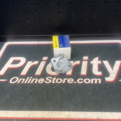 Cole Hersee Dual Pole Electrical Socket 11041-06-BX - Picture 6 of 6