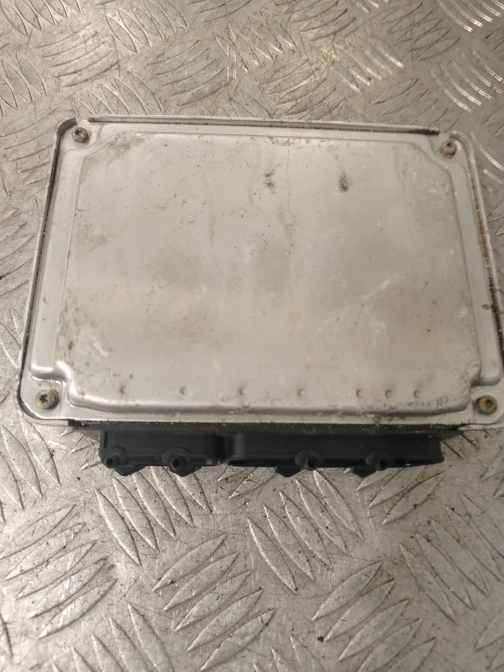 2001 Volkswagen Golf 1.4 unidade de controle de motor ECU 036906032L #9 - Imagem 2 de 3