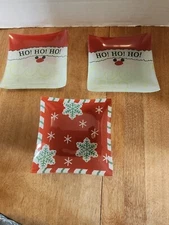 Vintage Painted Glass Tidbit Dishes Christmas Patterns 5-1/2"