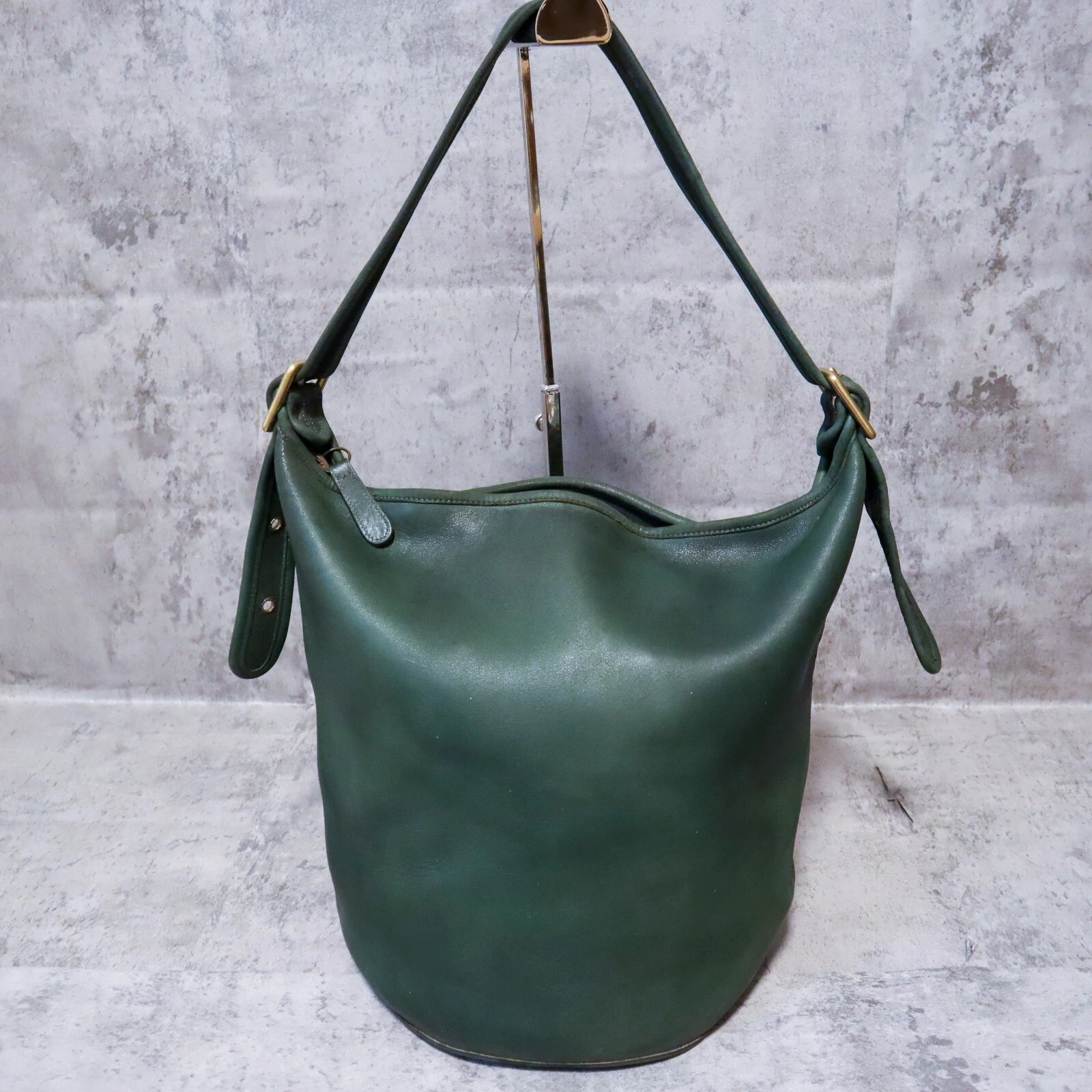Borsa a tracolla Coach vintage 9085 verde pelle conciata a guanto made in USA