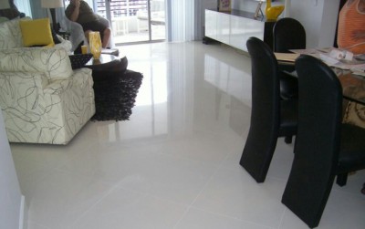 Porcelain polished tiles 24 x 24 white