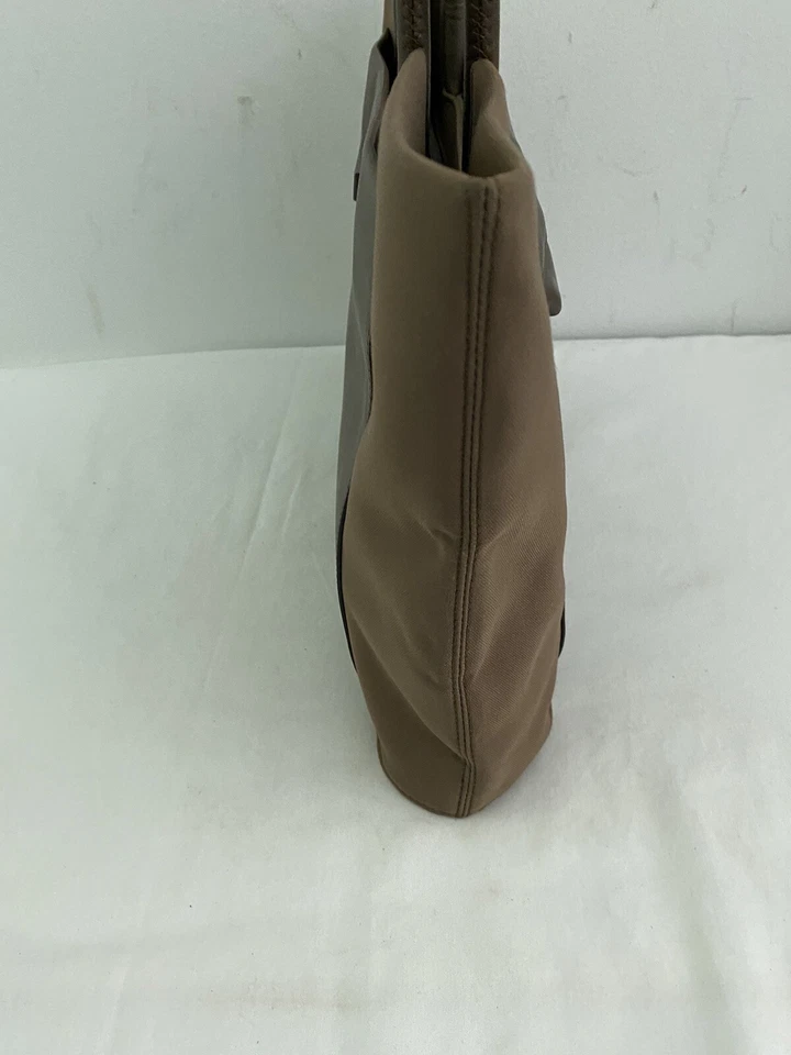 Bolso de hombro Tumi de cuero marrón y nailon Foto 4 de 4