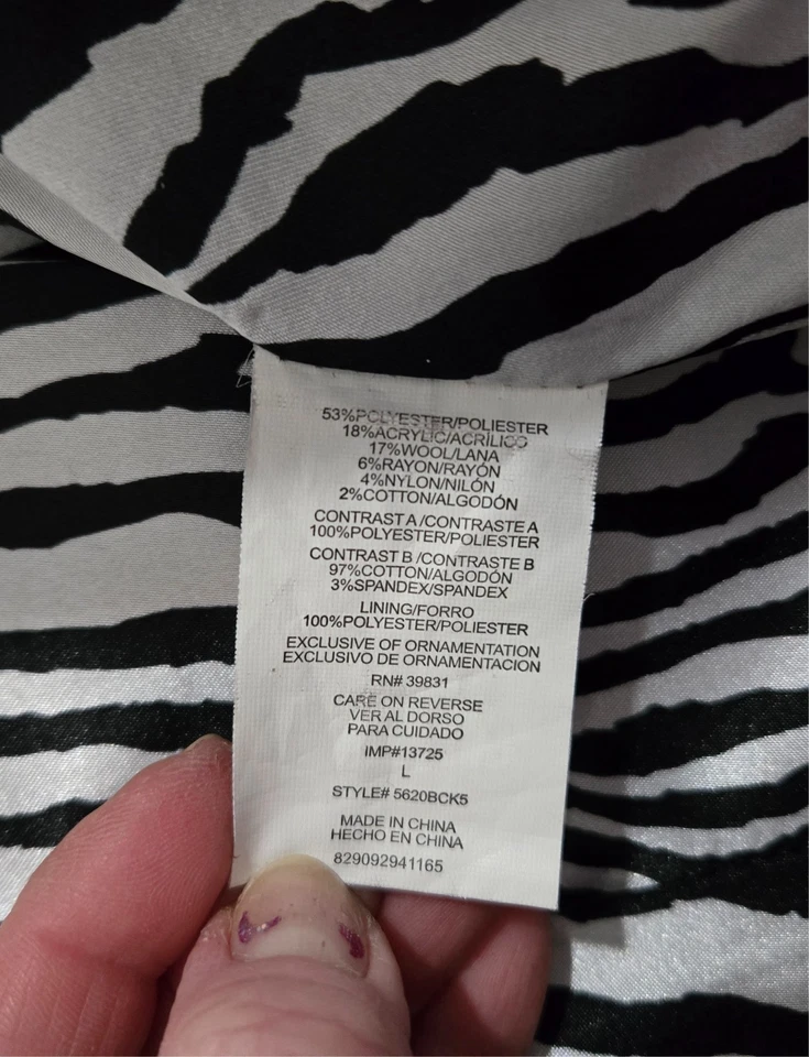 Gabardina XOXO mezcla lana talla grande roja negra a cuadros con cinturón Foto 4 de 4