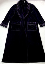 VTG Adonna Robe Medium Purple Velvet Floral Embroidered Classic Luxury - No Belt