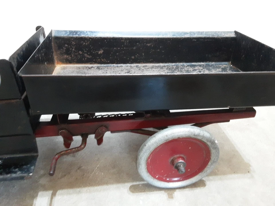 Vintage 1920's Buddy L Pressed Steel Chain Lift Dump Truck Unrestored Original  - Image 4 of 4