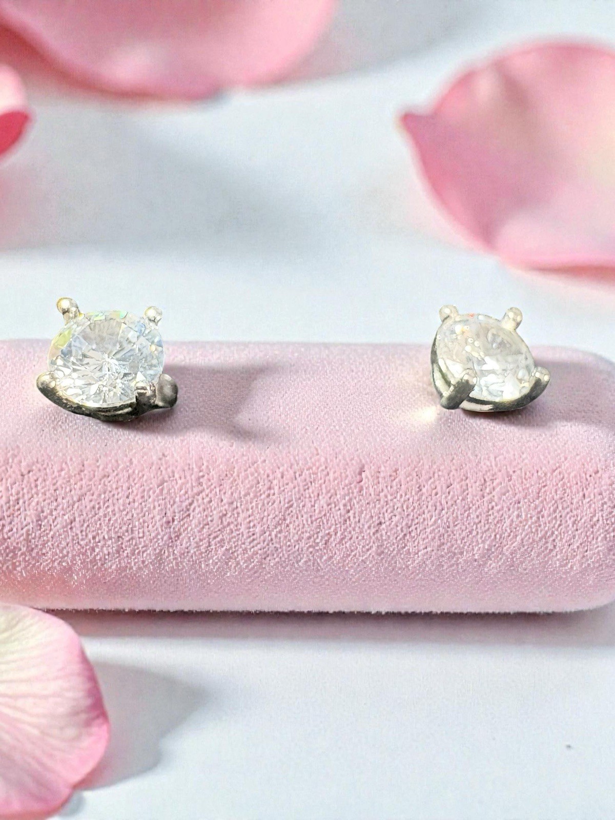 Boucles d'oreilles argent pendantes et puces d'oreilles en métal précieux