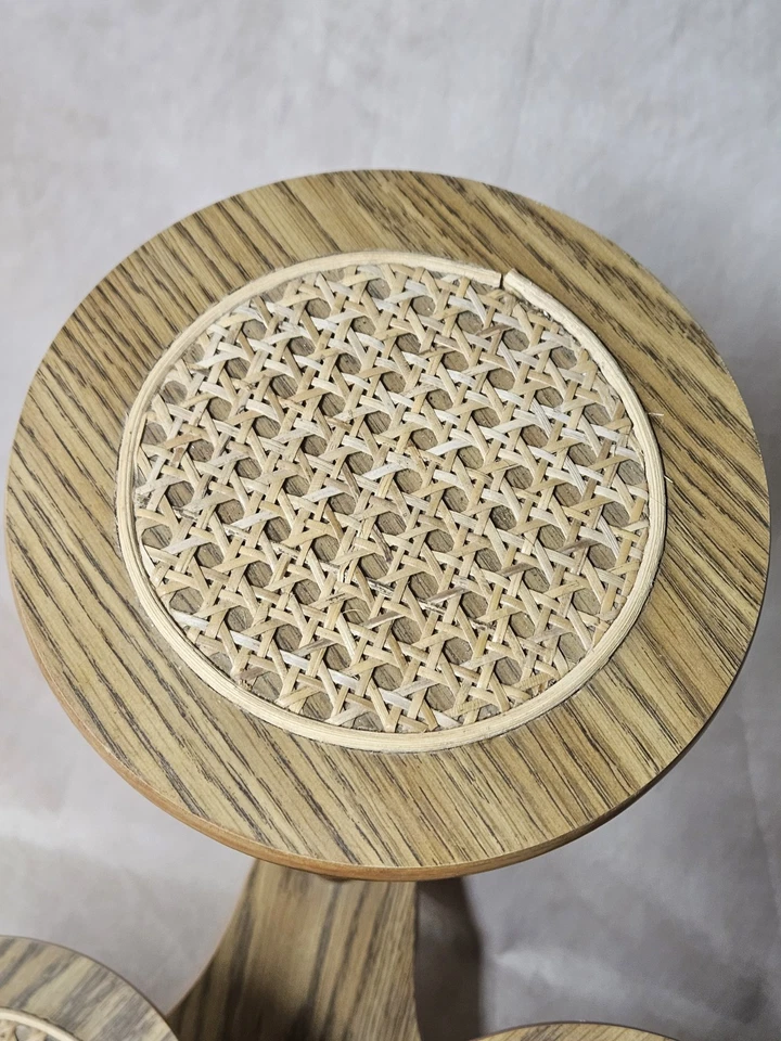 Mesa de mimbre vintage retro de 3 niveles de madera sintética soporte de exhibición de plantas 21" de alto Foto 2 de 4