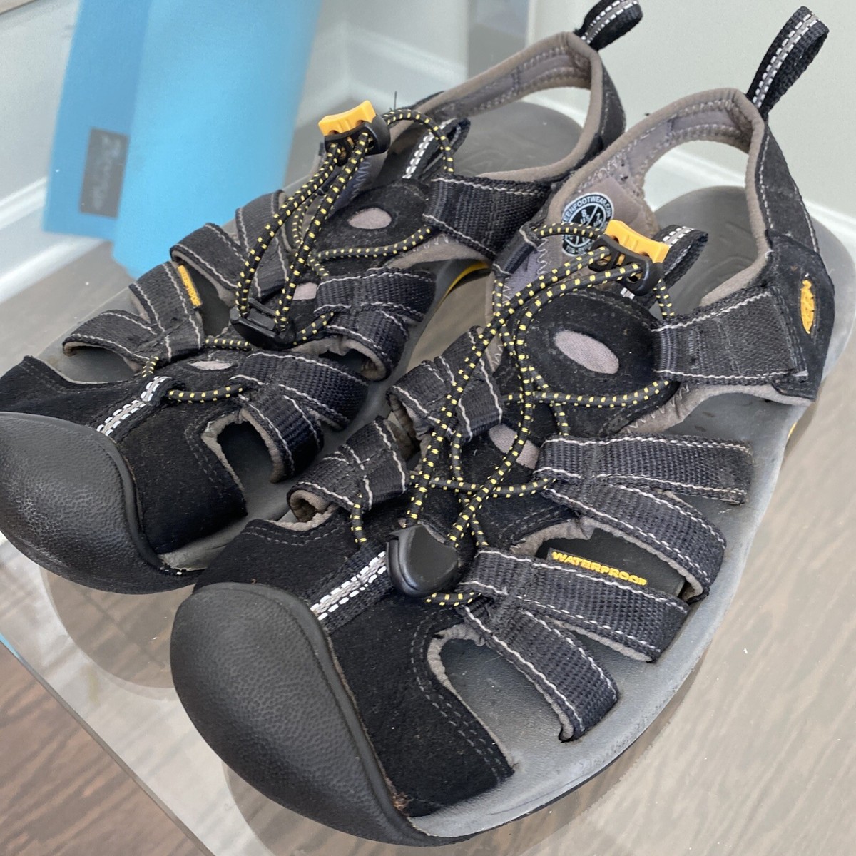Keen Mens Kanyon Fisherman Sandals Black Waterproof Bungee  display picture 2