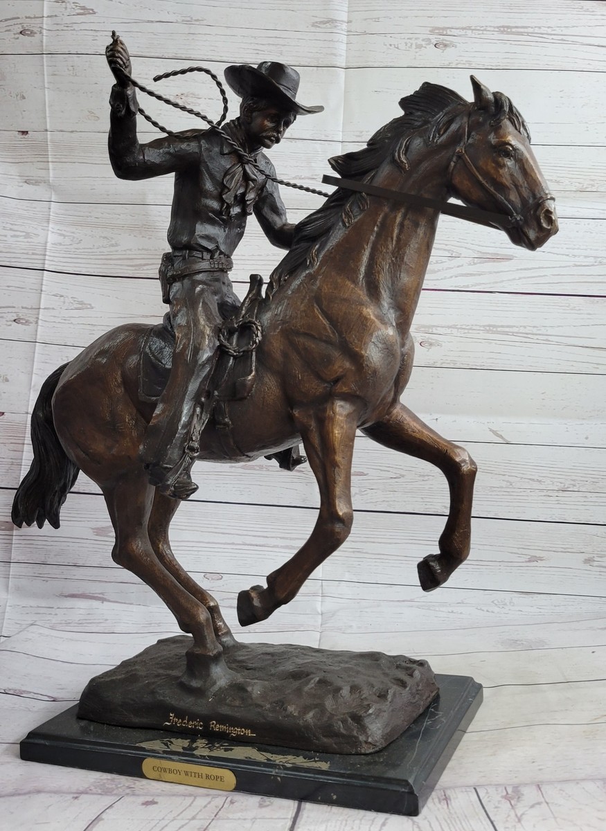 【ブロンズ調】Frederic Remington カウボーイ像 彫像 ブロンズ調】Frederic Remington カウボーイ像 彫像 - メルカリ
