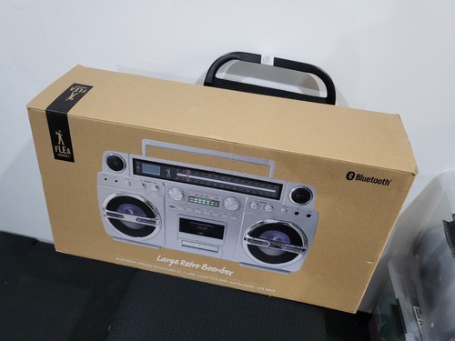 Flea-Market Large Retro Boombox CD Tape Aux Bluetooth Radio USB Boxed! - Picture 3 of 14
