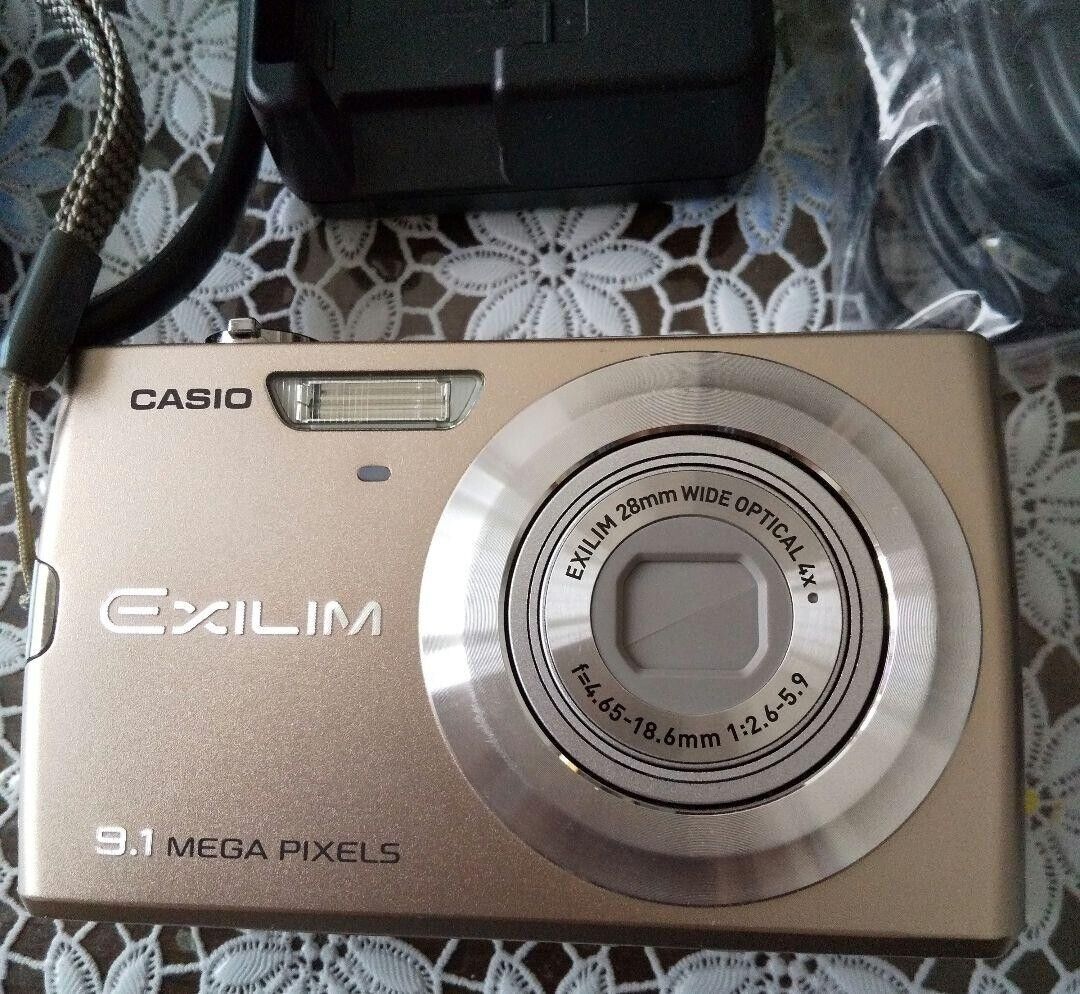 Casio Exilim EX-Z250 9.1 MP Digital Camera Gold Used From Japan