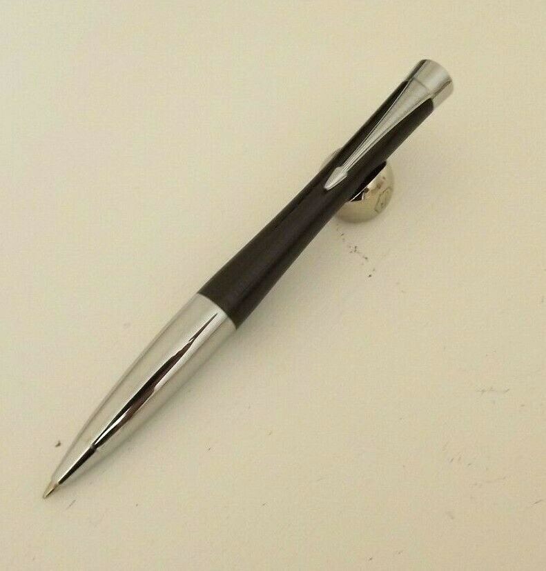 Stylo Parker Urban Premium cadeau idéal d'affaires avec sa bille moyenne noire rechargeable