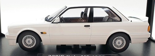 KK Scale 1/18 Scale Diecast KKDC180882 - BMW 320iS Italo M3 1989 - White - Picture 4 of 5