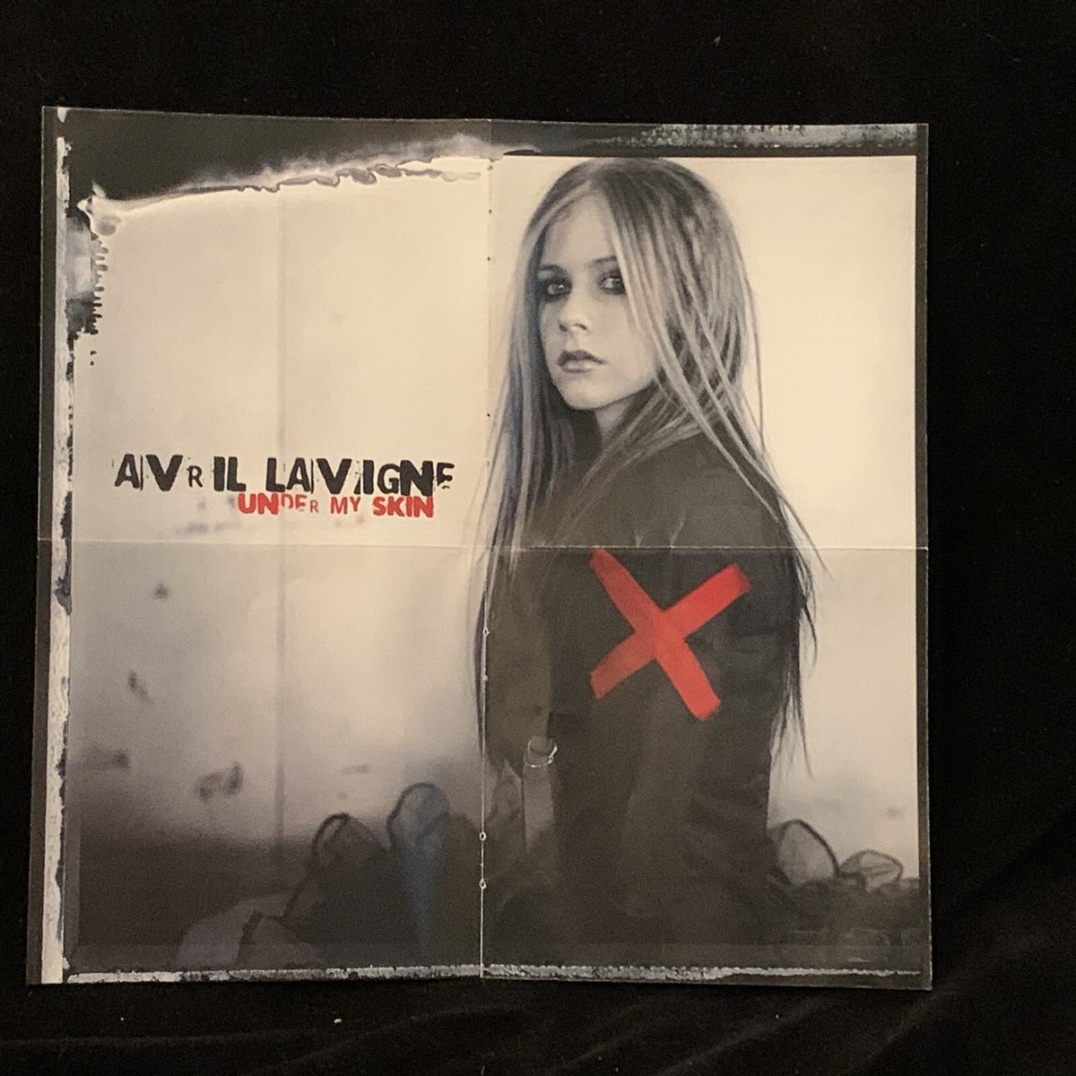 Avril Lavigne under my skin ポスター Avril Lavigne Under My Skin Poster, 24x36 inches, Wall Decor
